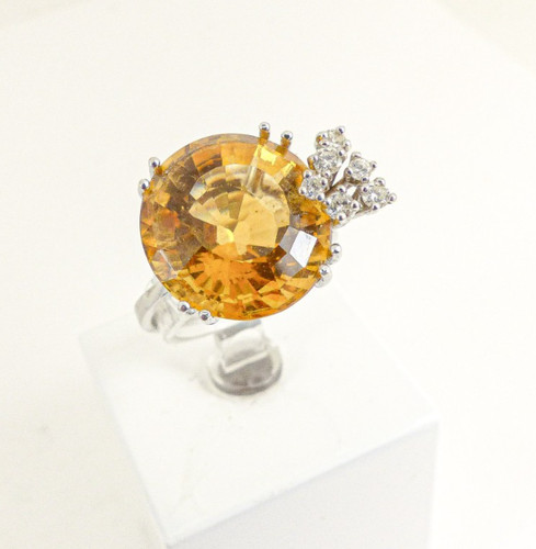 18ct gold diamond - 18ct, ring